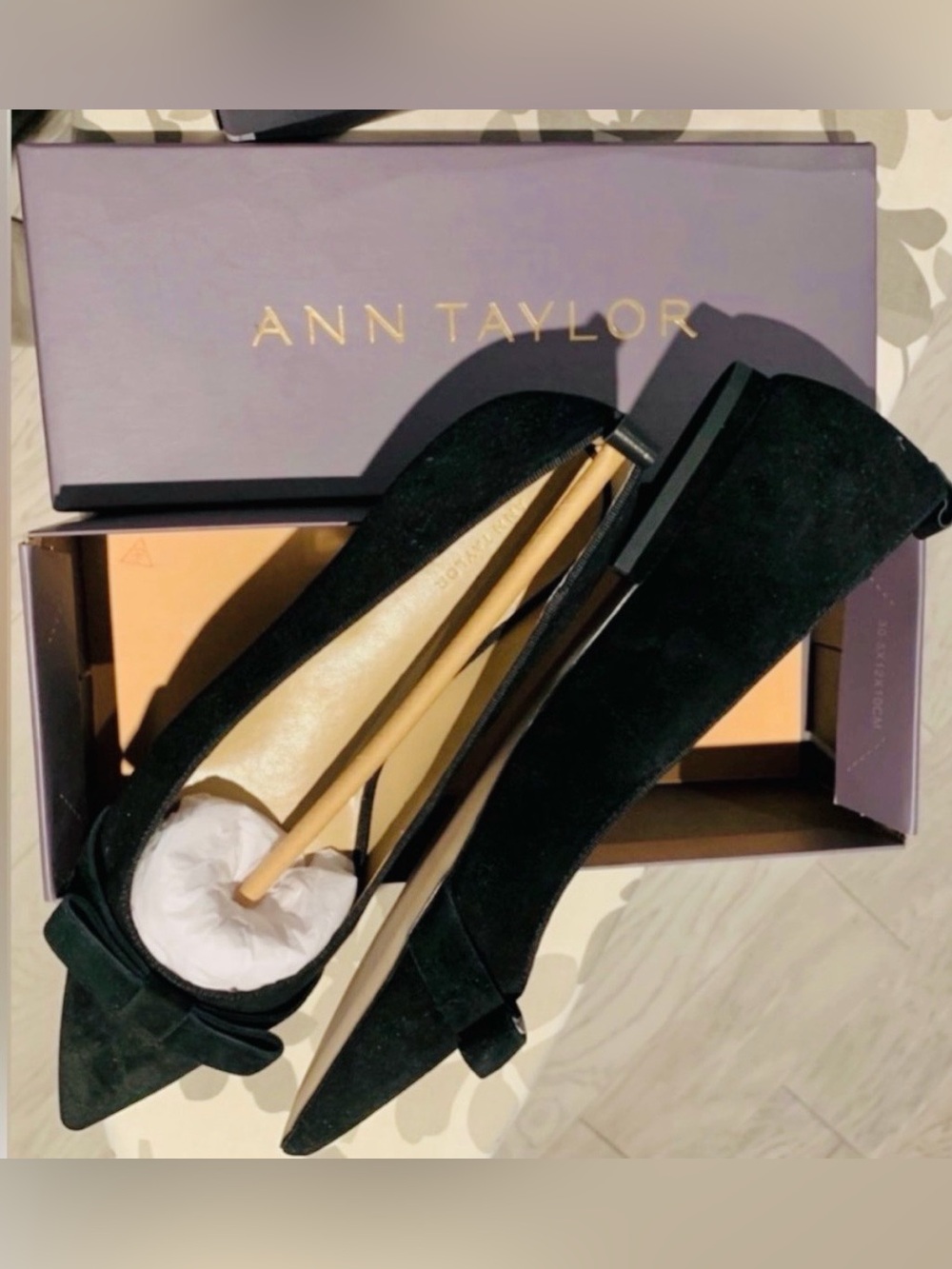 ANN TAYLOR Black Pointed-Toe Bow Flats